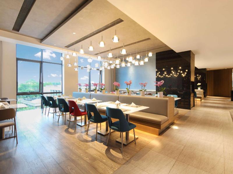 Novotel Shanghai Chuansha image