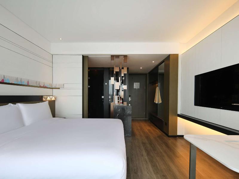 Novotel Shanghai Chuansha image
