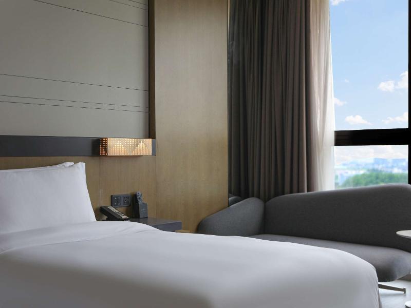 Novotel Shanghai Chuansha image