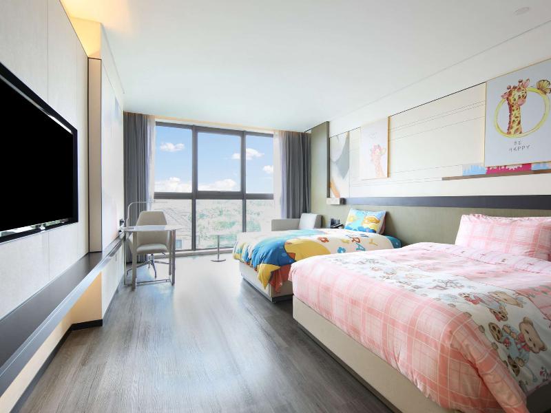 Novotel Shanghai Chuansha image