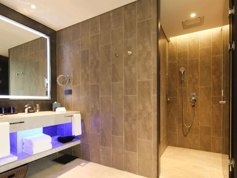 Novotel Shanghai Chuansha image