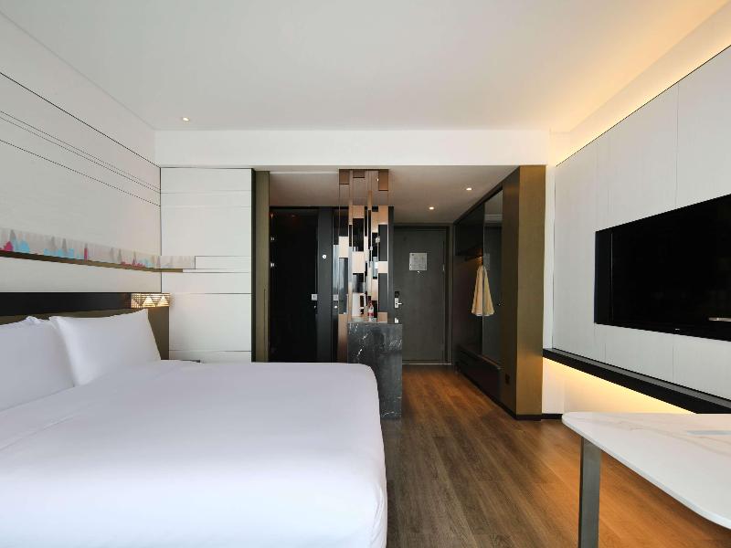 Novotel Shanghai Chuansha image
