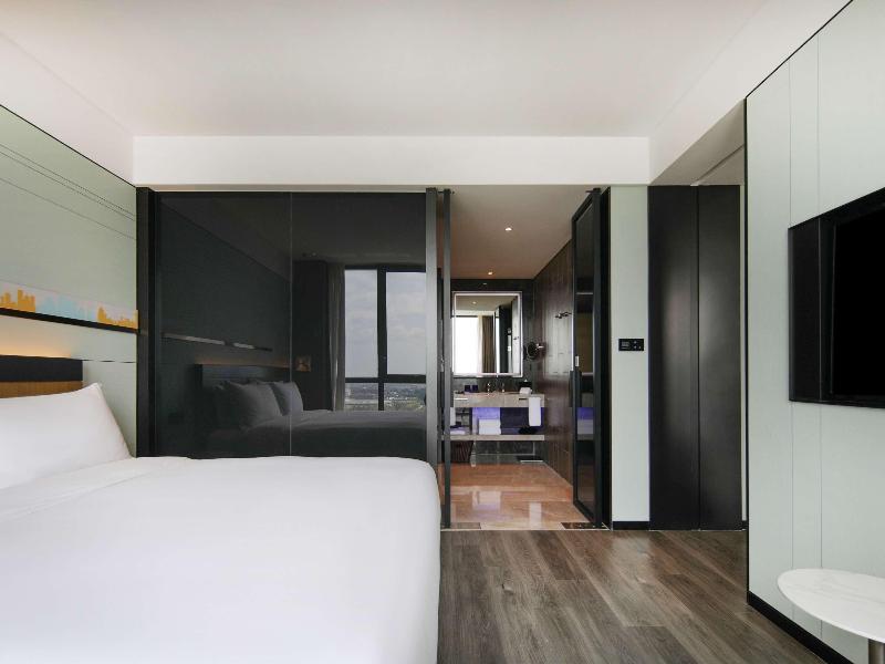 Novotel Shanghai Chuansha image