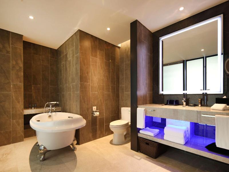 Novotel Shanghai Chuansha image