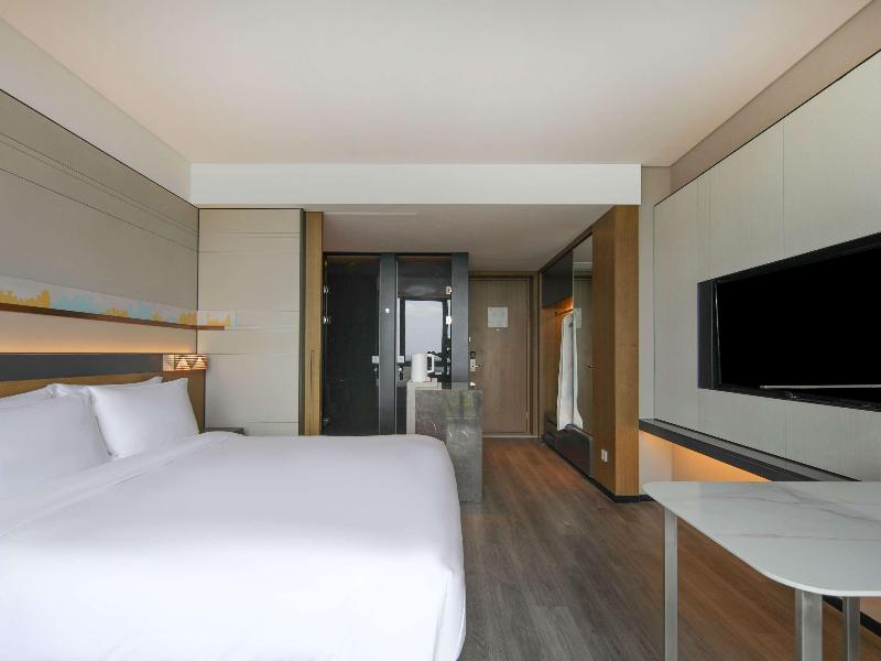 Novotel Shanghai Chuansha image