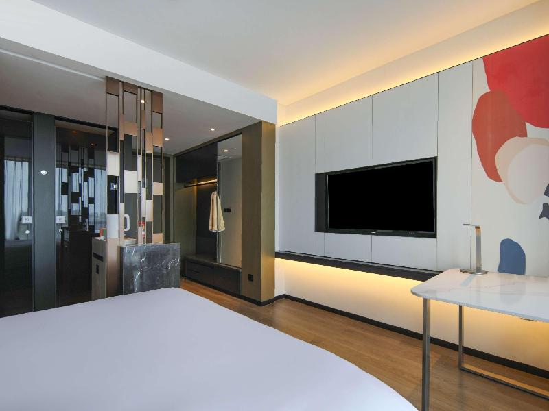 Novotel Shanghai Chuansha image