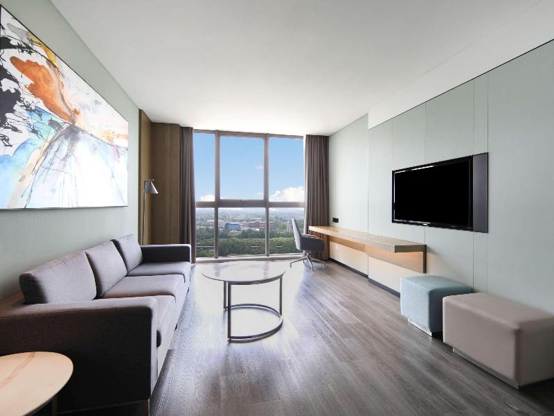 Novotel Shanghai Chuansha image