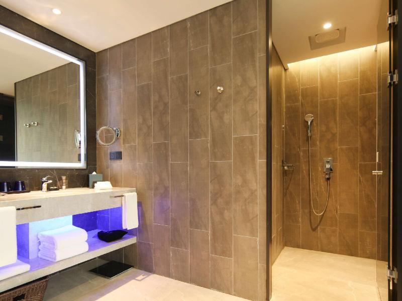 Novotel Shanghai Chuansha image