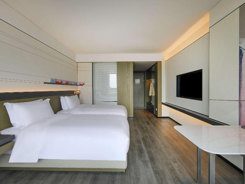 Novotel Shanghai Chuansha image