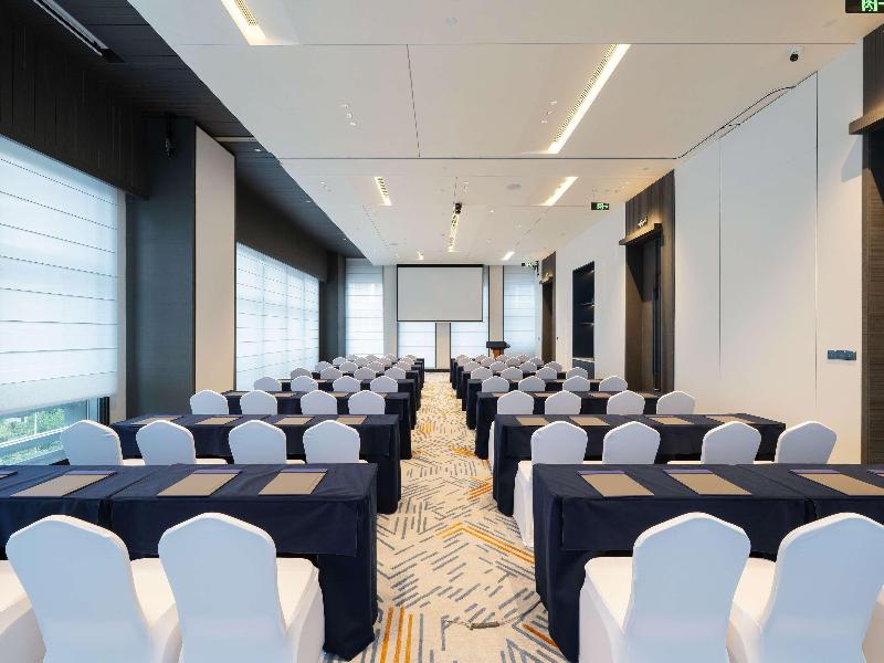 Novotel Zibo New Hongcheng image