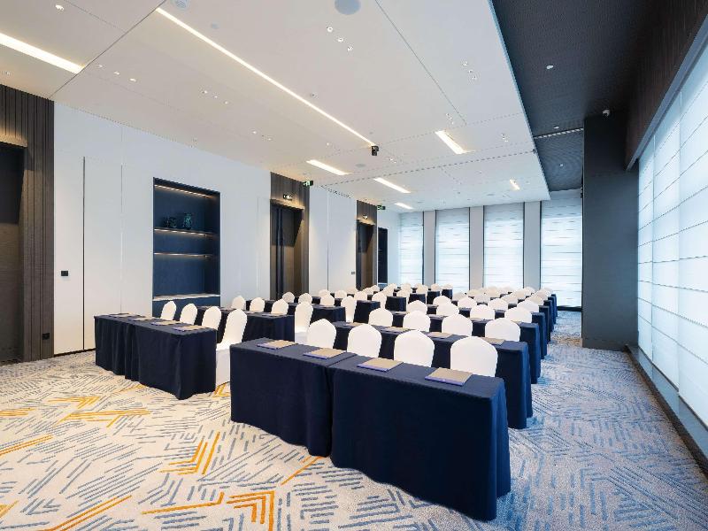 Novotel Zibo New Hongcheng image