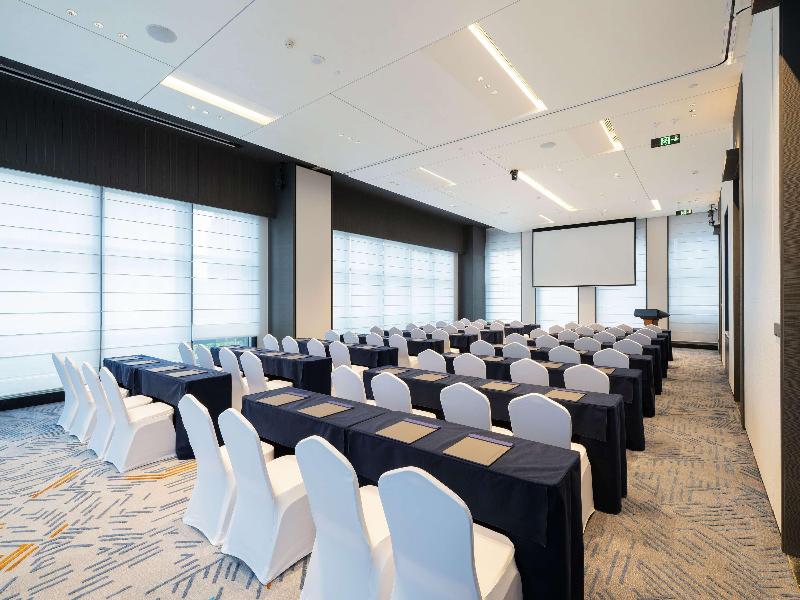 Novotel Zibo New Hongcheng image