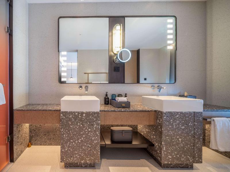 Novotel Zibo New Hongcheng image