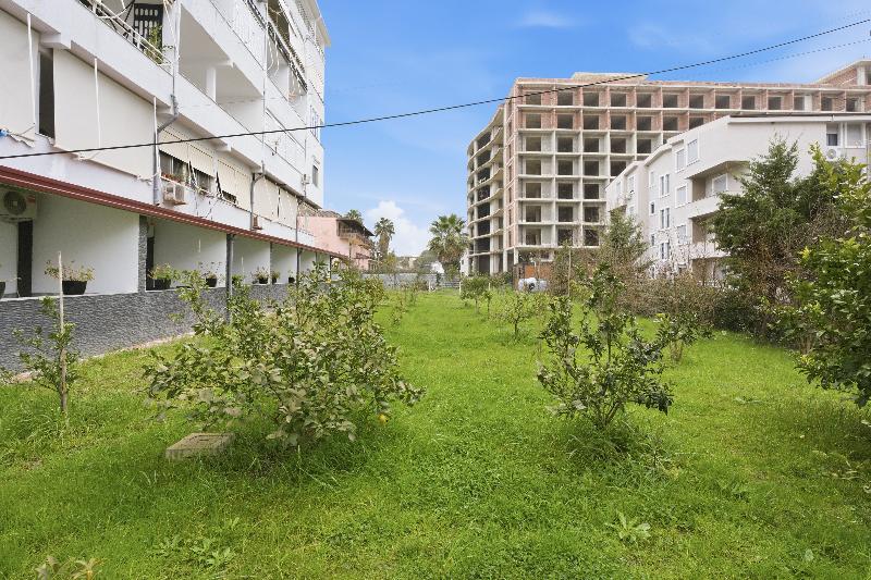 Enles Garden Beach Apartaments image