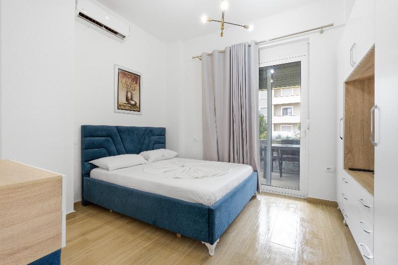 Enles Garden Beach Apartaments image