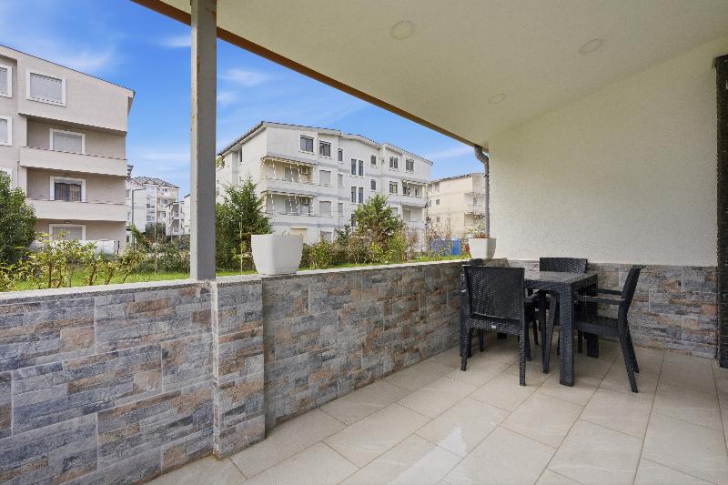 Enles Garden Beach Apartaments image