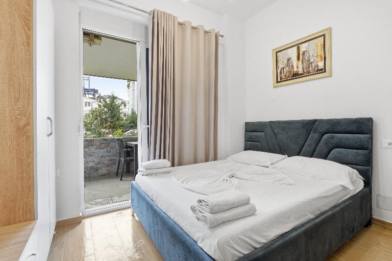 Enles Garden Beach Apartaments image