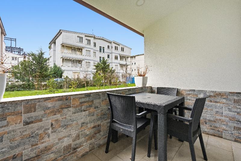 Enles Garden Beach Apartaments image
