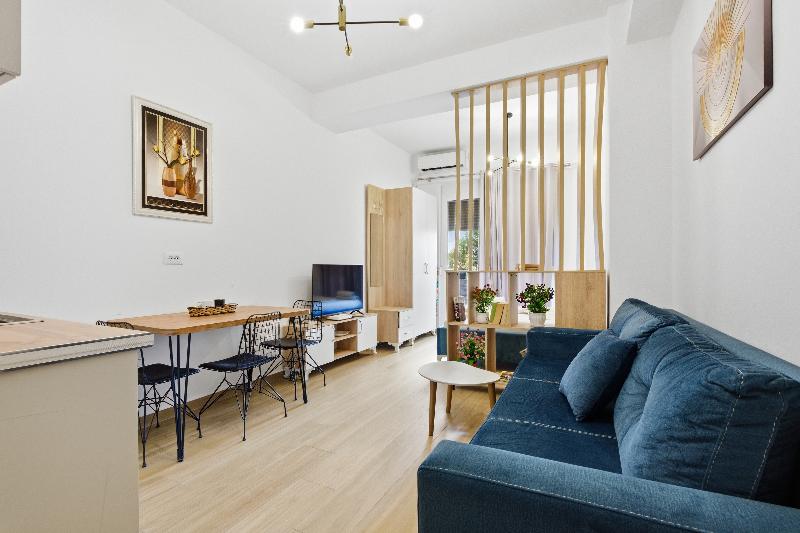 Enles Garden Beach Apartaments image