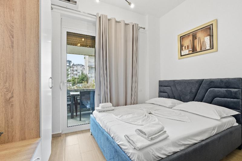 Enles Garden Beach Apartaments image