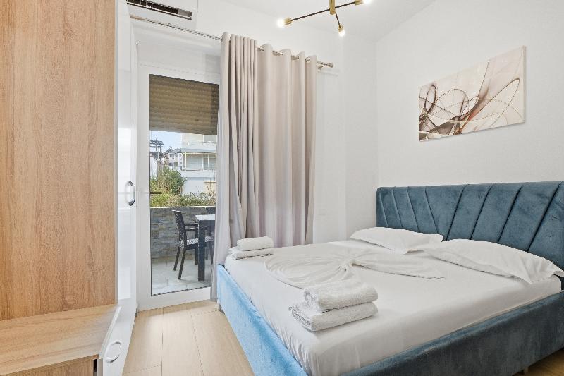 Enles Garden Beach Apartaments image