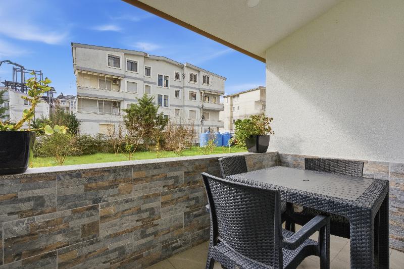 Enles Garden Beach Apartaments image