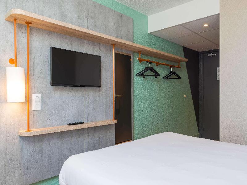 Ibis Budget Senlis image