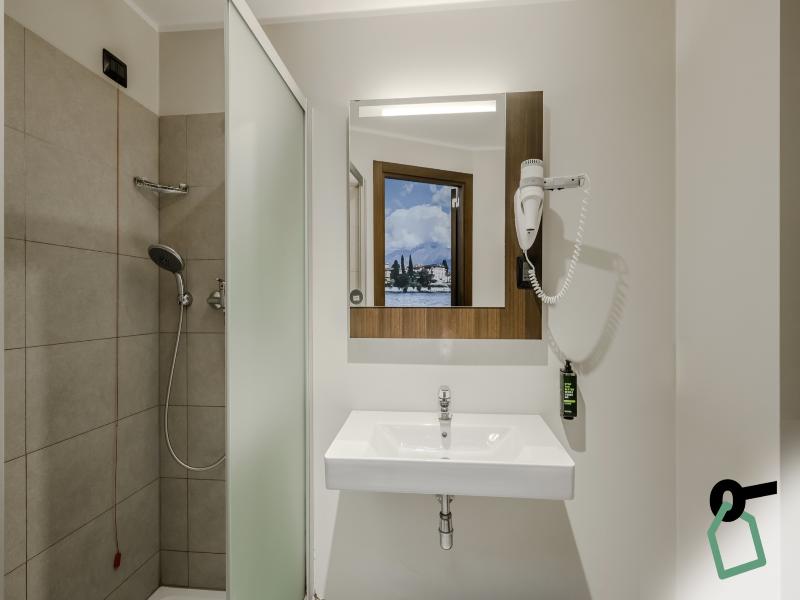 Hotiday Como Paoli image