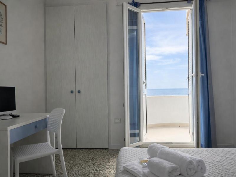 Hotiday Castelsardo Spiaggia image