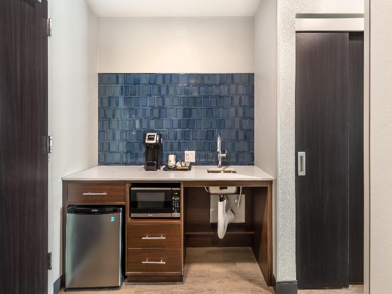 Best Western Plus Rialto image
