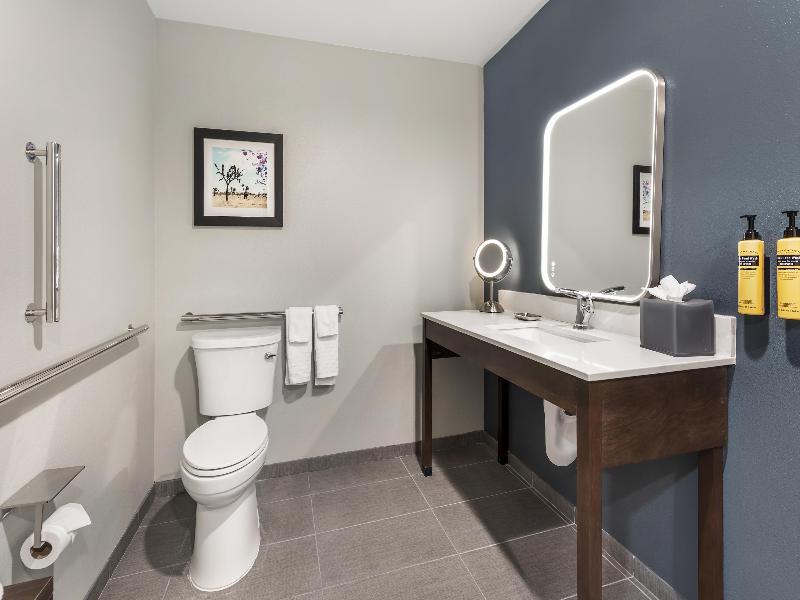 Best Western Plus Rialto image