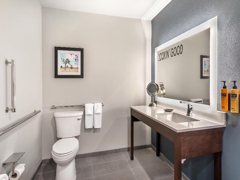 Best Western Plus Rialto image