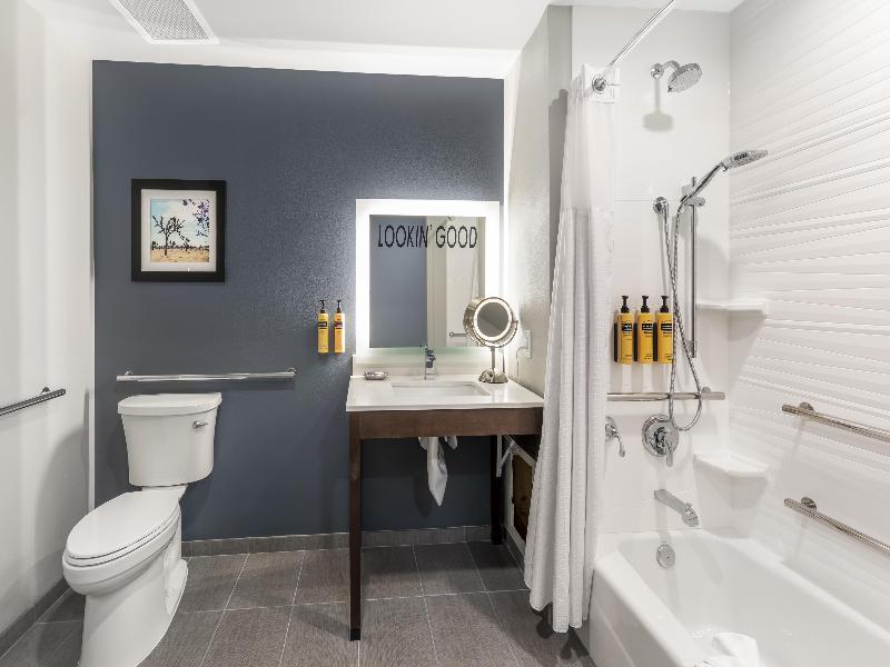 Best Western Plus Rialto image