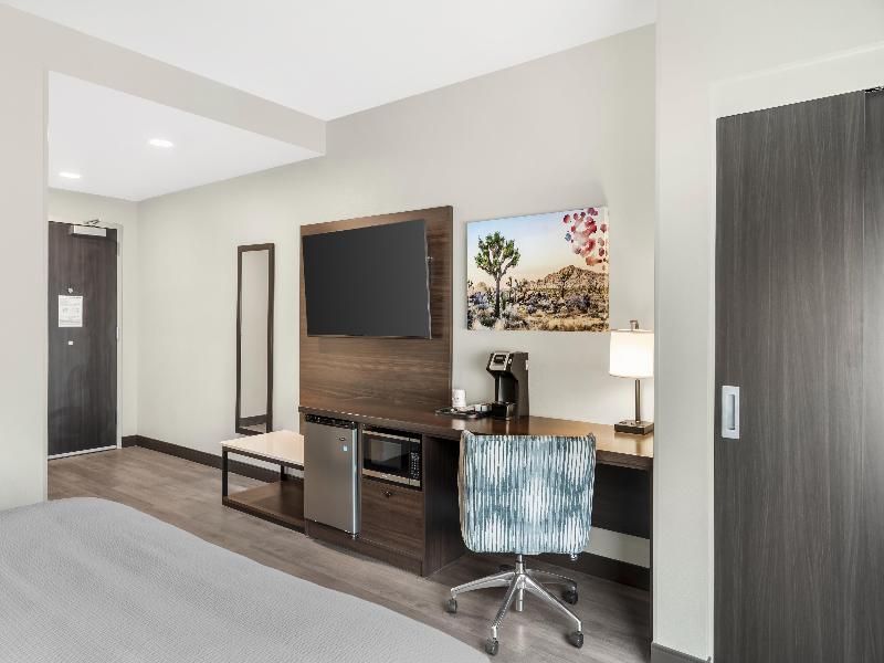 Best Western Plus Rialto image