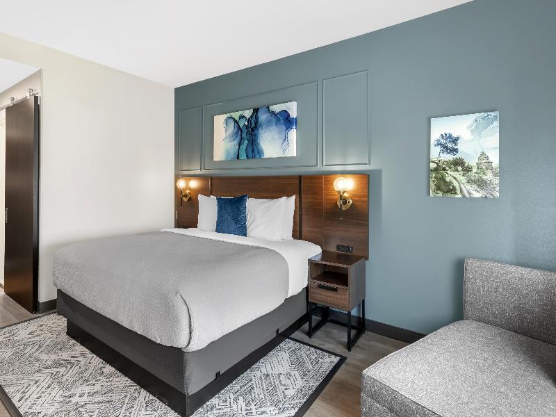 Best Western Plus Rialto image