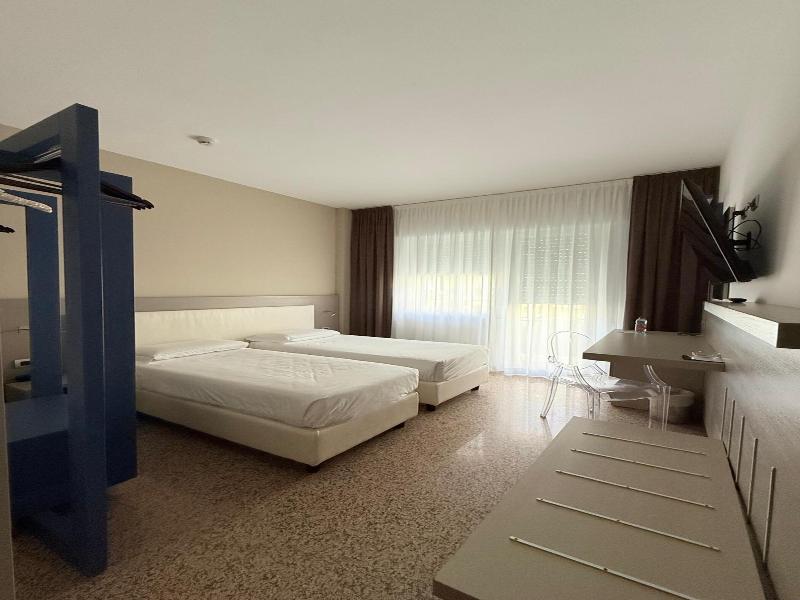 Hotiday Diano Marina image