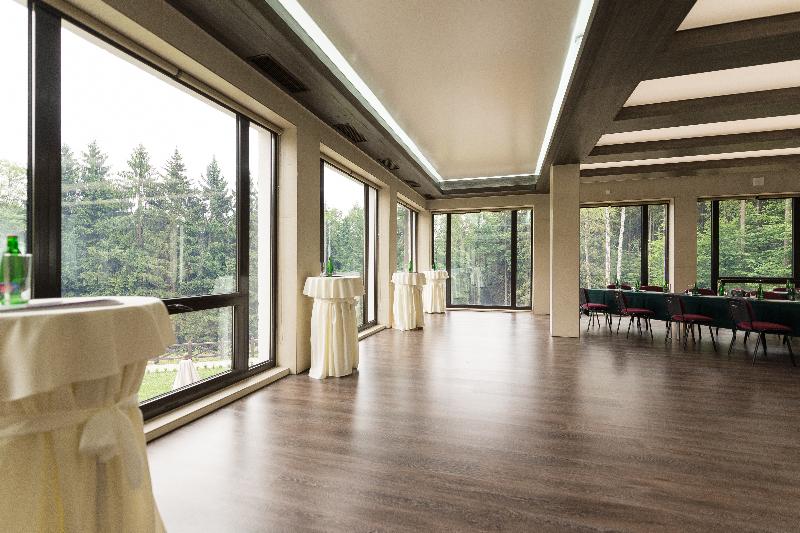 Zámek Lužec Spa And Wellness Resort image