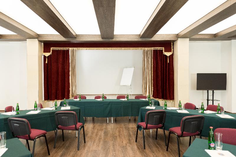 Zámek Lužec Spa And Wellness Resort image
