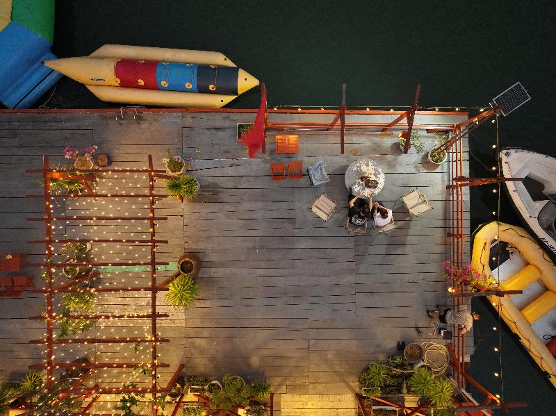 Cat Ba Fishing Village Bay House image