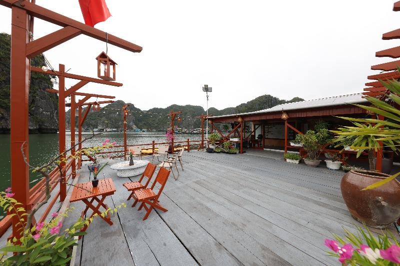 Cat Ba Fishing Village Bay House image