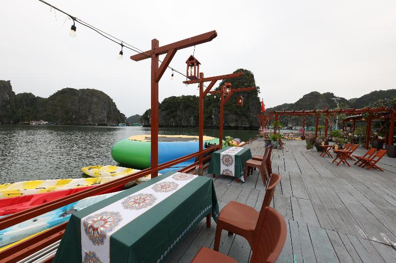Cat Ba Fishing Village Bay House image