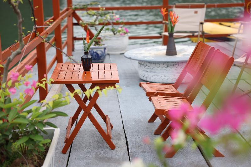 Cat Ba Fishing Village Bay House image