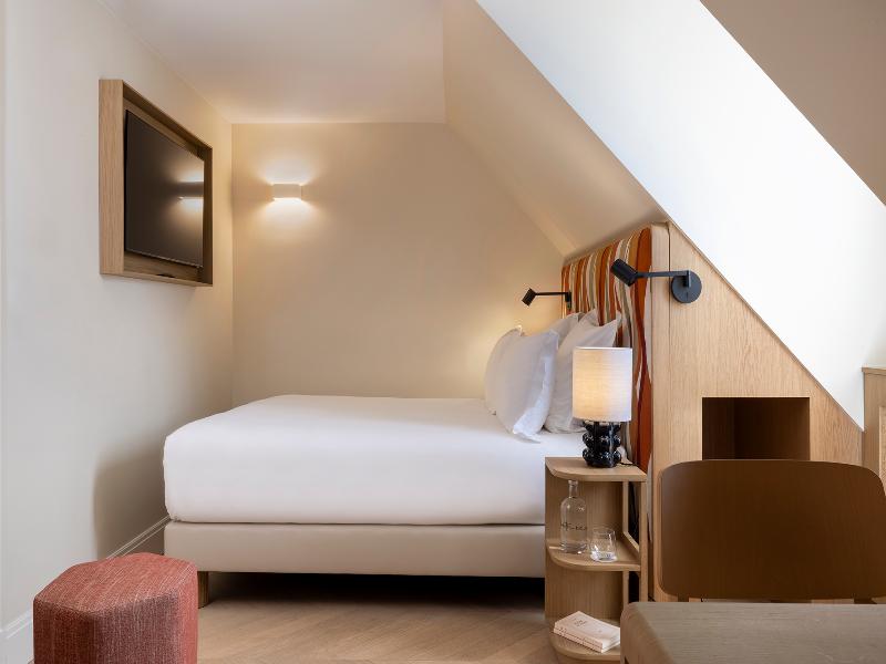 Hotel Padam image