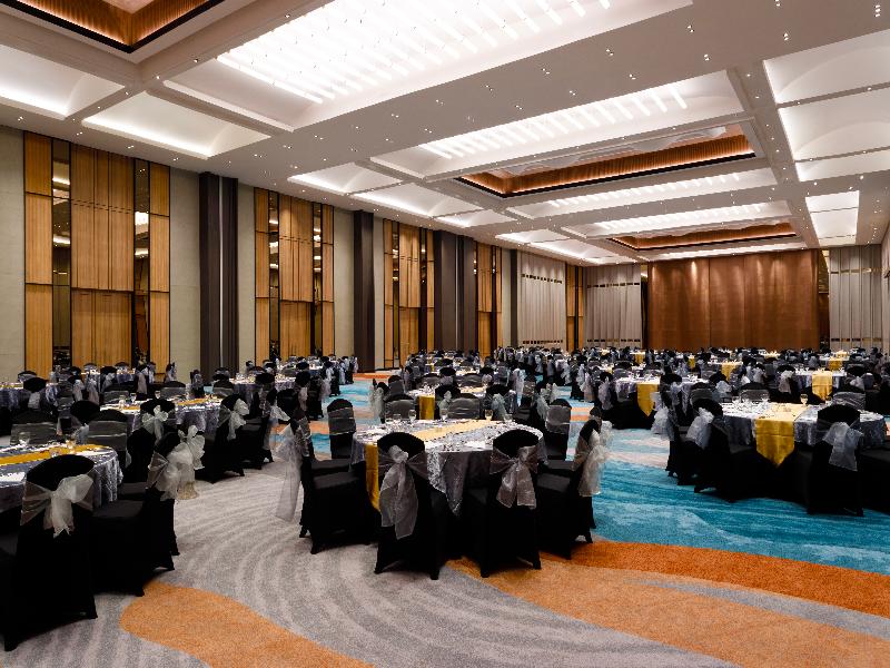 Harris Hotel & Convention Serpong image
