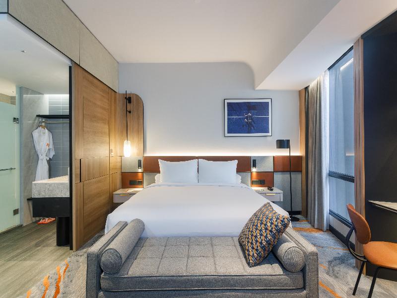 Harris Hotel & Convention Serpong image