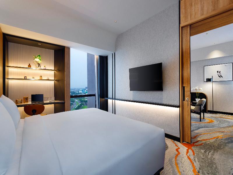Harris Hotel & Convention Serpong image