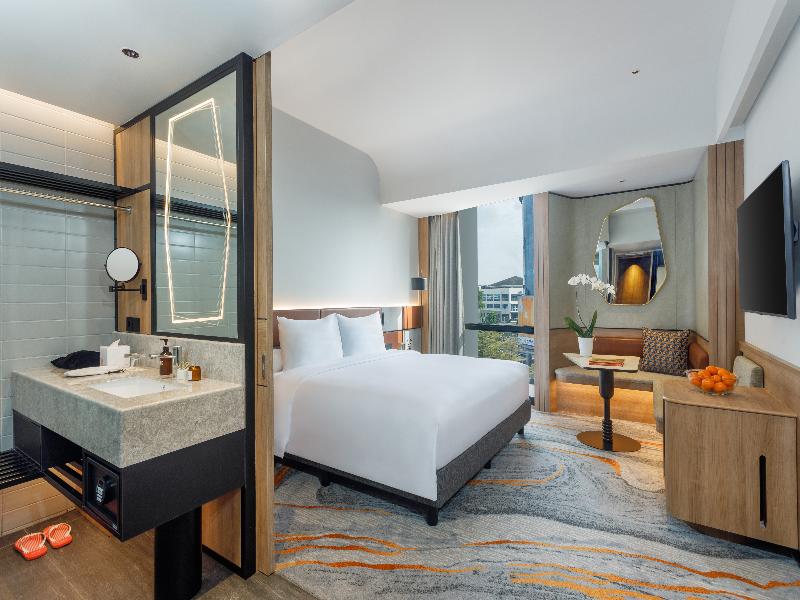 Harris Hotel & Convention Serpong image