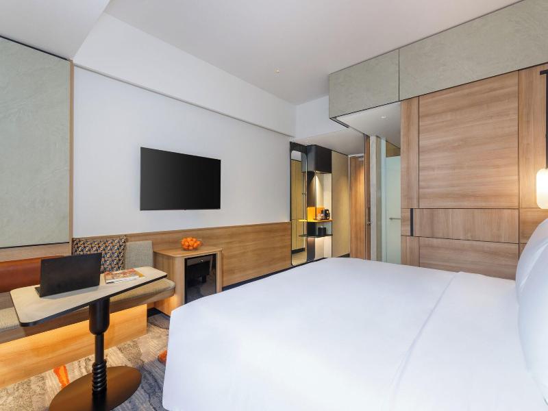 Harris Hotel & Convention Serpong image