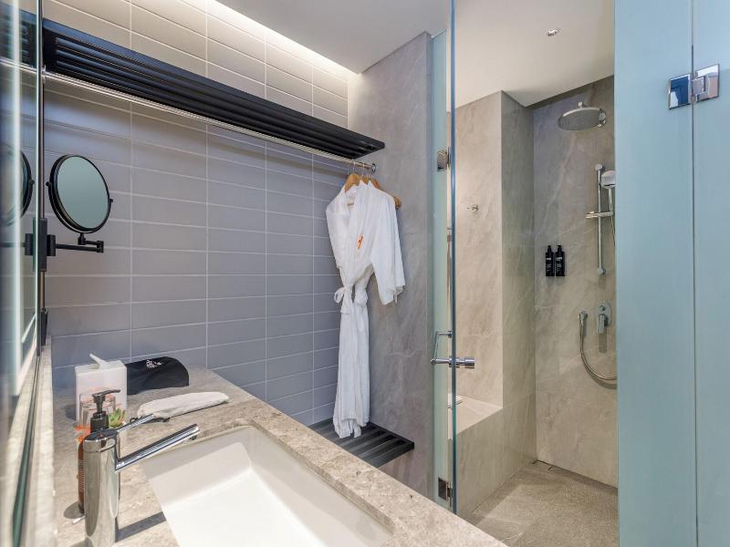 Harris Hotel & Convention Serpong image