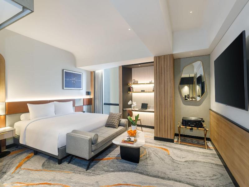 Harris Hotel & Convention Serpong image